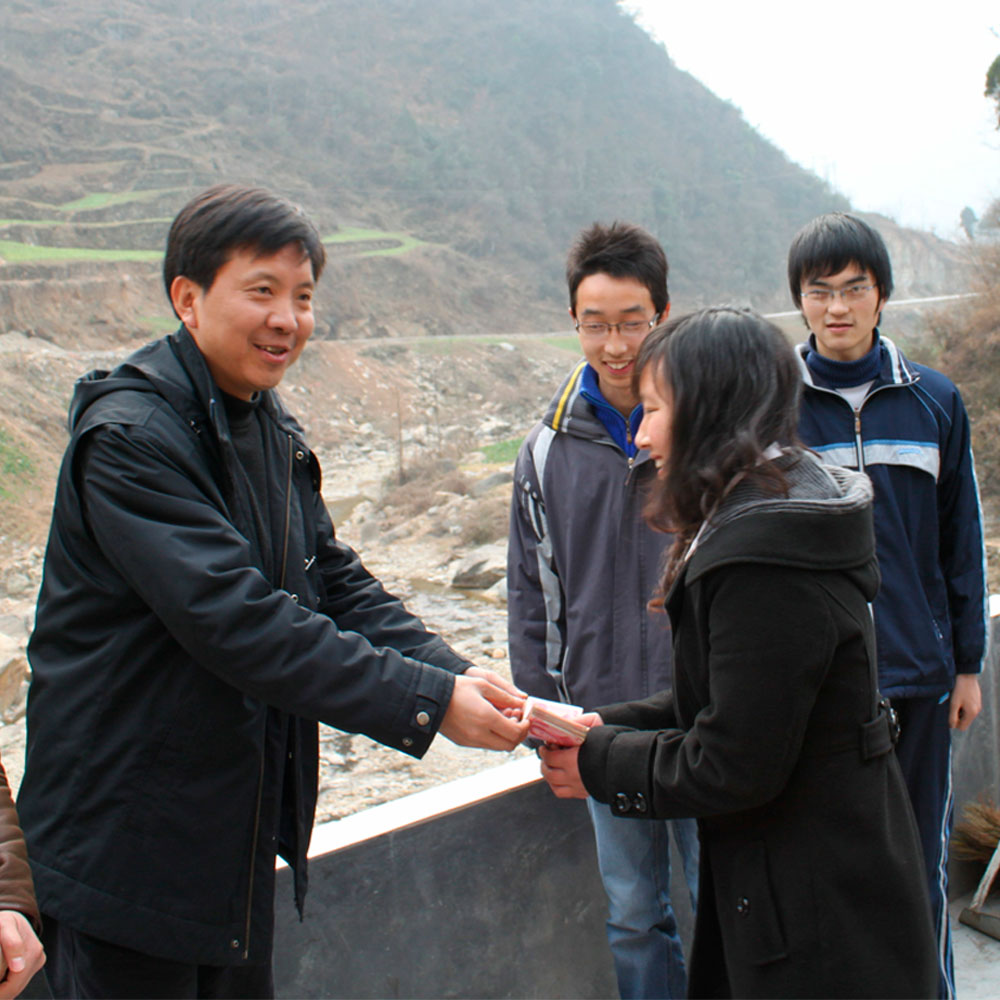 興安地產(chǎn)集團(tuán)一分公司捐8萬元資助貧困大學(xué)生